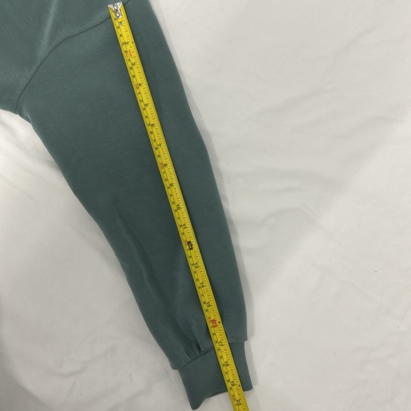 Lululemon Softstreme Perfectly Oversized Cropped Crew - Picture 5 of 7